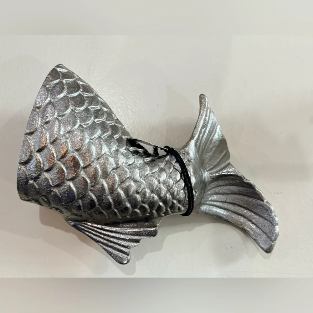 NWT Cast Metal Silver Fish Koi Tail Wall Hanging Decor ‎ 7.5”L, 2.5”W,5.5”H